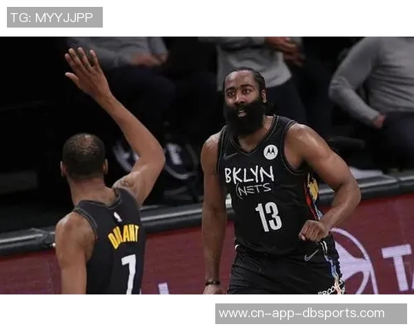 浓眉表现出色前三节高效得分19分并抢下9篮板助力球队争胜