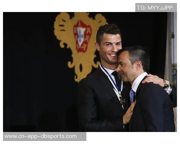 切费林盛赞C罗称其为历史最佳球员之一绝对名列前三位 切费林盛赞C罗称其为历史最佳球员之一绝对名列前三位