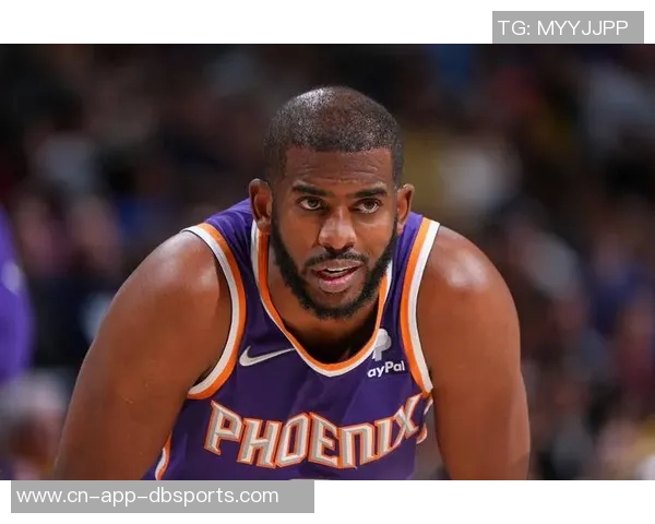 曾经的船长保罗回归首战表现平平仅得4分并送出4次助攻