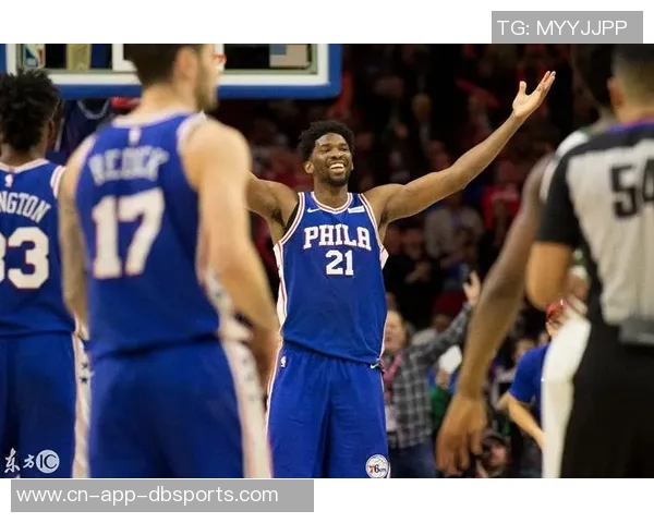 芬奇强调对抗恩比德需谨慎避免犯规观众期待精彩对决而非罚球大战 芬奇强调对抗恩比德需谨慎避免犯规观众期待精彩对决而非罚球大战