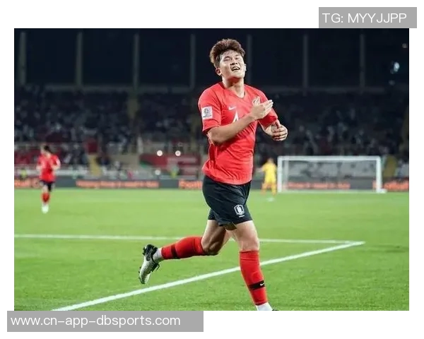 金玟哉在比赛中的惊人失误引发热议与质疑是否符合拜仁标准