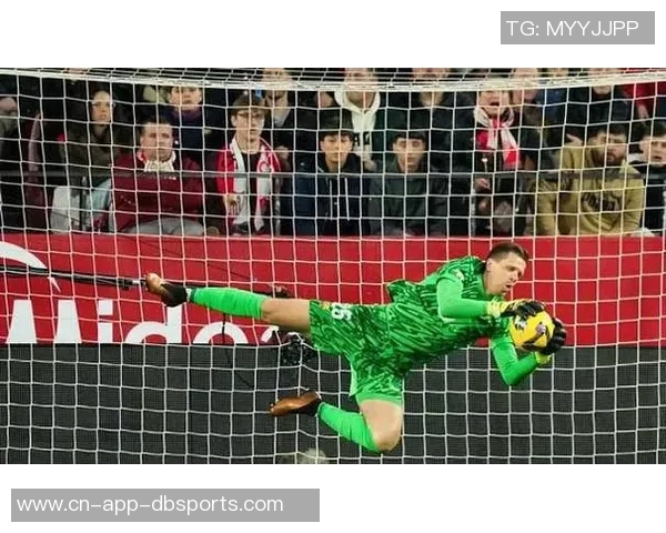 34岁前巴黎圣日耳曼门将莱特利尔宣布退役结束15年辉煌职业生涯